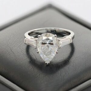 🔥5CT Pear & Baguette Moissanite 3-Stones 14K Gold Engagement Ring Size 6.5